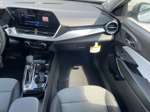Used 2026 Chevrolet Trax LT FWD image 7