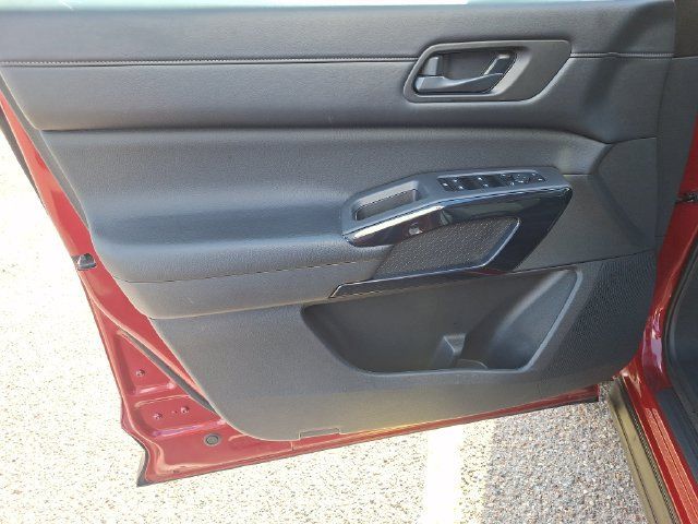 Certified 2024 Nissan Pathfinder SV FWD image 11