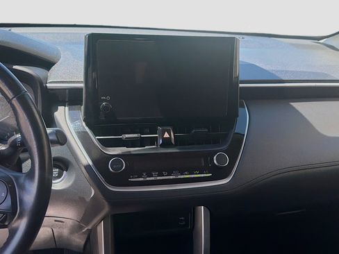 Used 2023 Toyota Corolla Cross LE FWD image 12