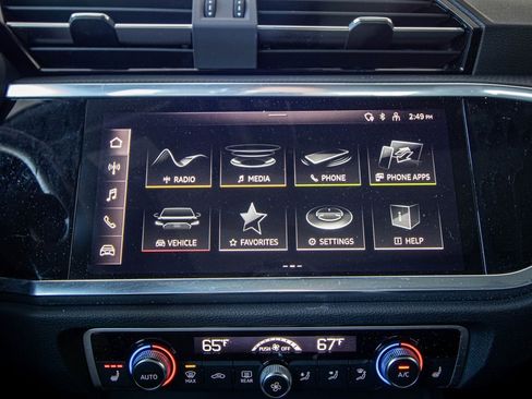 Used 2023 Audi Q3 2.0T Premium Plus w/ Premium Plus Package image 6