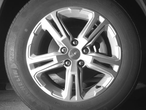 Used 2024 GMC Terrain SLE FWD image 20