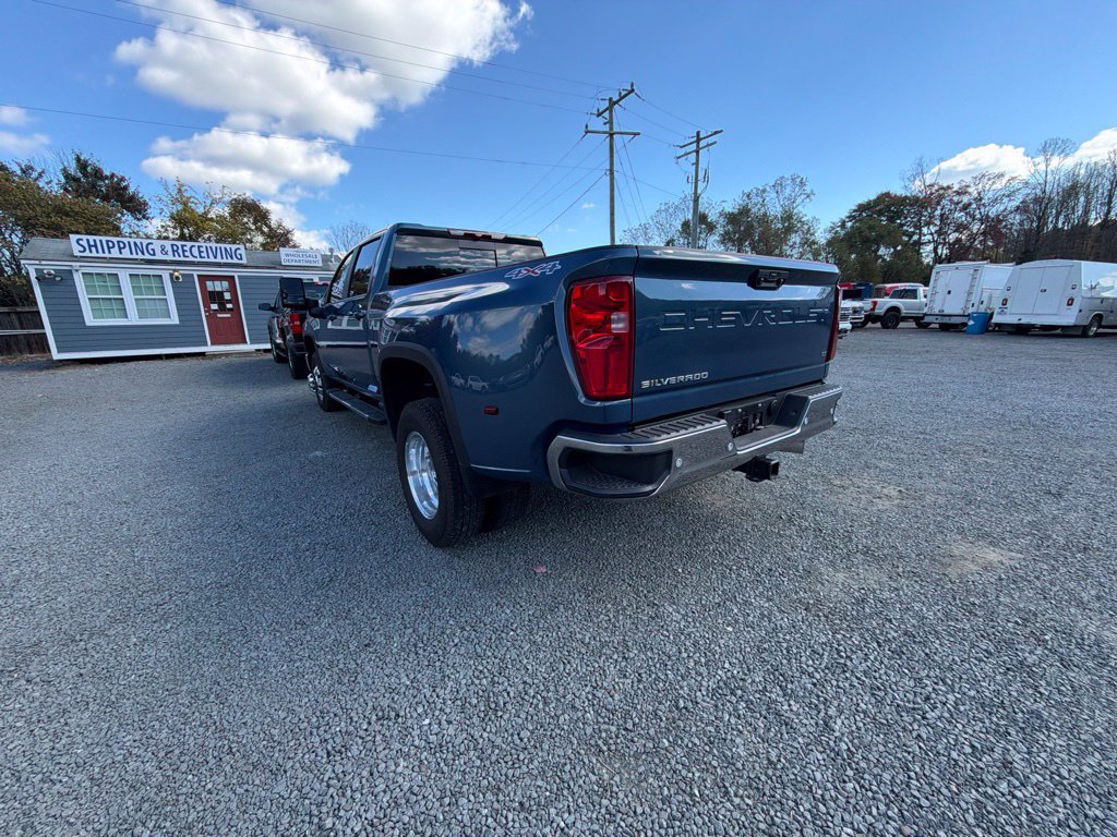 Used 2026 Chevrolet Silverado 3500 LT w/ Safety Package AWD/4WD image 5