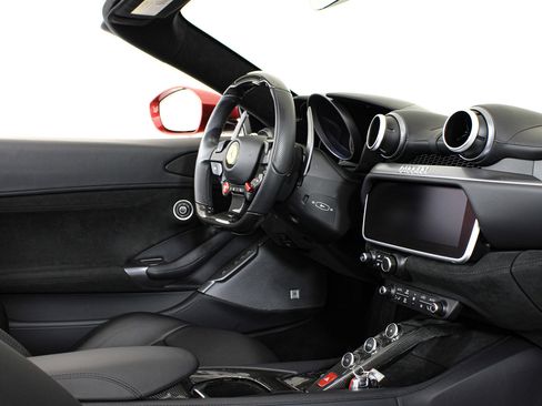 Certified 2023 Ferrari Portofino M RWD image 29