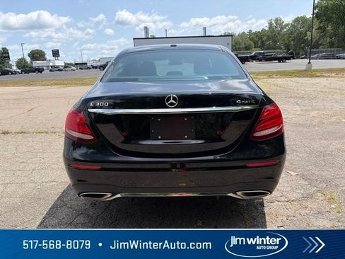 Used 2017 Mercedes-Benz E 300 4MATIC image 9