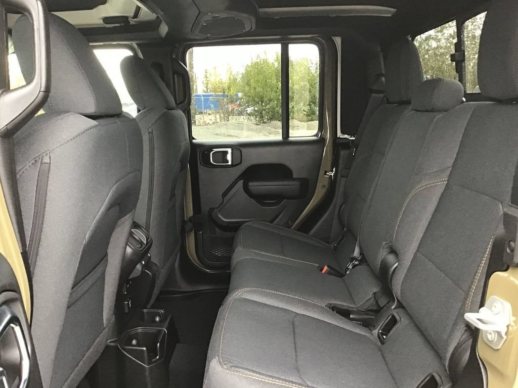 New 2025 Jeep Gladiator Sport AWD/4WD image 17