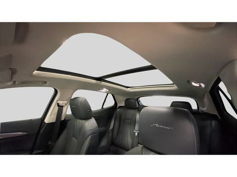Used 2023 Buick Envision Avenir AWD/4WD image 14
