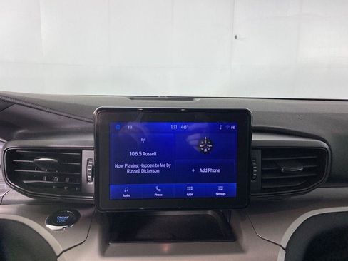 Used 2023 Ford Explorer XLT AWD/4WD image 19