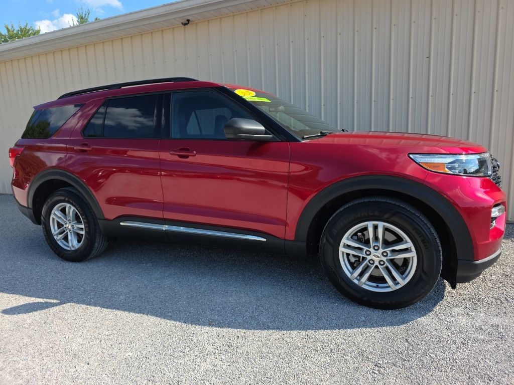 Used 2020 Ford Explorer XLT w/ Equipment Group 202A AWD/4WD image 2