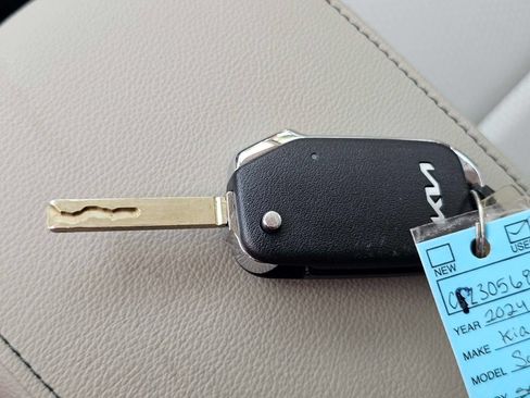 Certified 2024 Kia Soul LX w/ Option Group 015 FWD image 30
