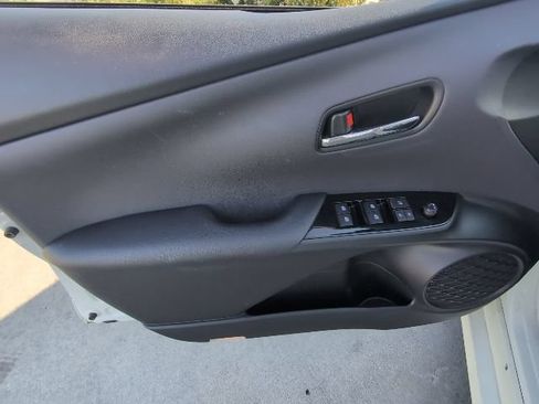 Used 2018 Toyota Prius Prime Advanced w/ Protection Package FWD image 11