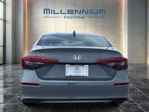Used 2023 Honda Civic Sport image 4