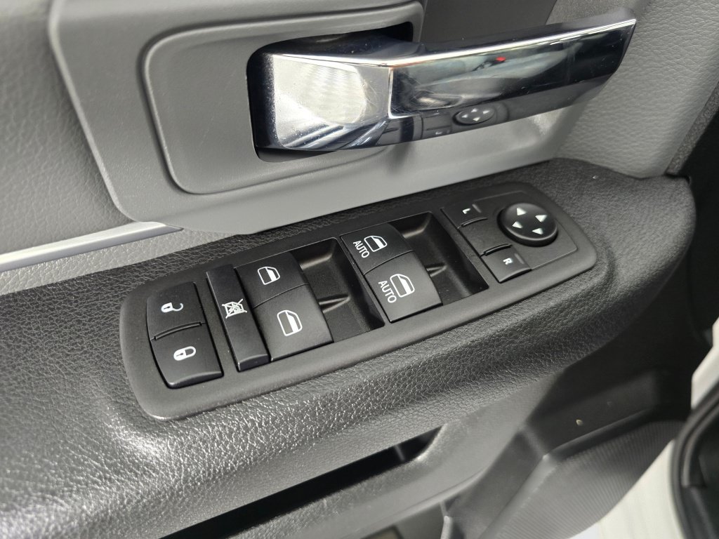 Used 2024 RAM 1500 Classic SLT AWD/4WD image 22