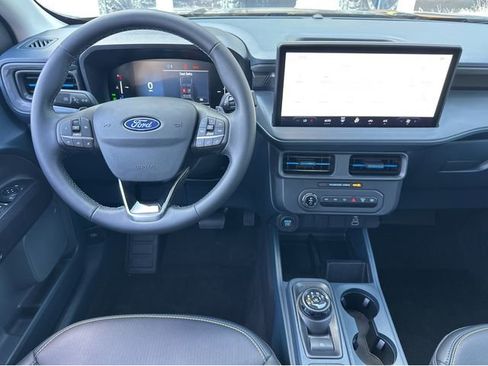 Used 2025 Ford Maverick Lobo image 12