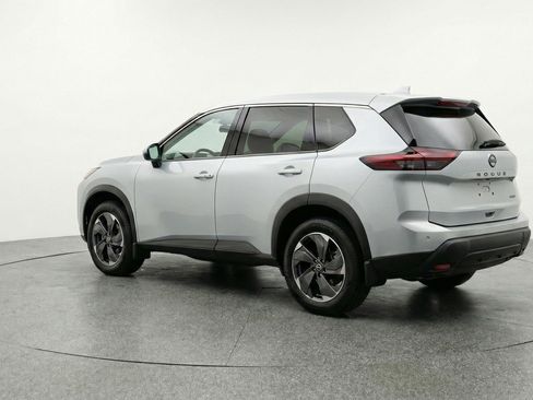 Used 2025 Nissan Rogue SV image 6