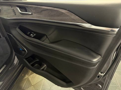 Used 2022 Jeep Grand Cherokee Overland w/ Advanced Protech Group III image 36