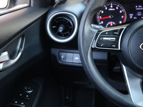 Used 2021 Kia Forte LXS image 27