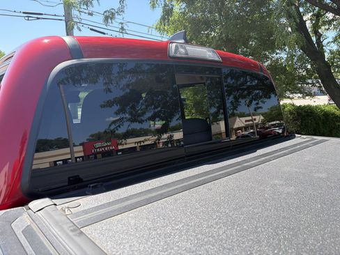 Used 2019 Toyota Tacoma SR5 AWD/4WD image 29