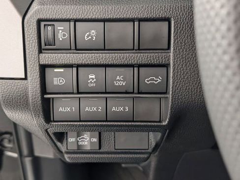 Used 2025 Toyota Tacoma TRD Off-Road w/ TRD Off Road Premium Package AWD/4WD image 15