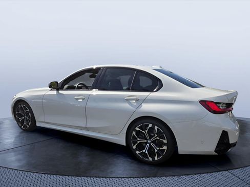 Used 2026 BMW 330i Sedan w/ M Sport Package RWD image 4