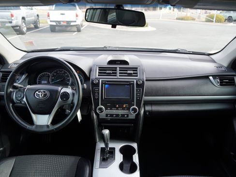 Used 2013 Toyota Camry SE image 27