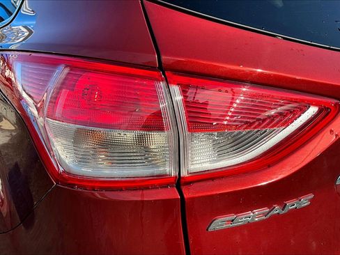 Used 2015 Ford Escape Titanium w/ Equipment Group 301A image 32