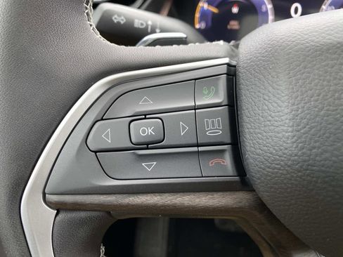 New 2026 Jeep Grand Cherokee Altitude image 17