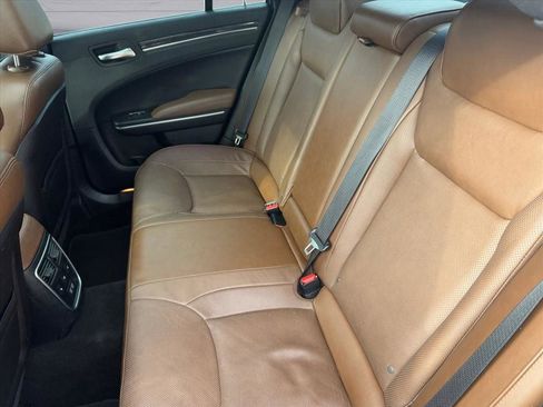 Used 2020 Chrysler 300 Limited image 17