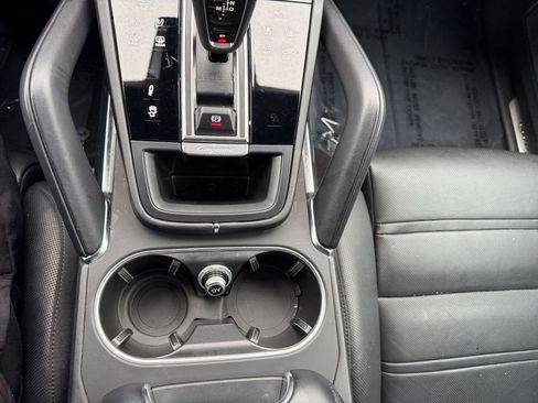 Used 2021 Porsche Cayenne Turbo w/ Premium Package Plus (PI3) image 24