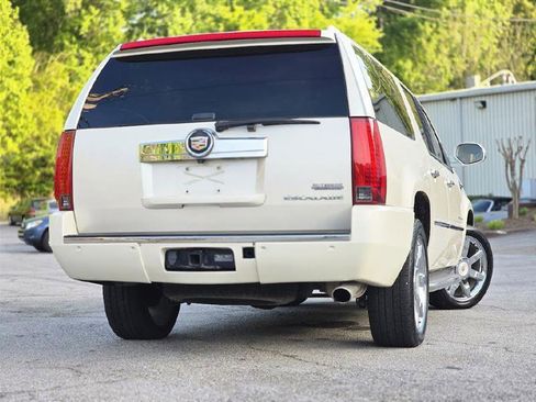Used 2013 Cadillac Escalade ESV Luxury image 3