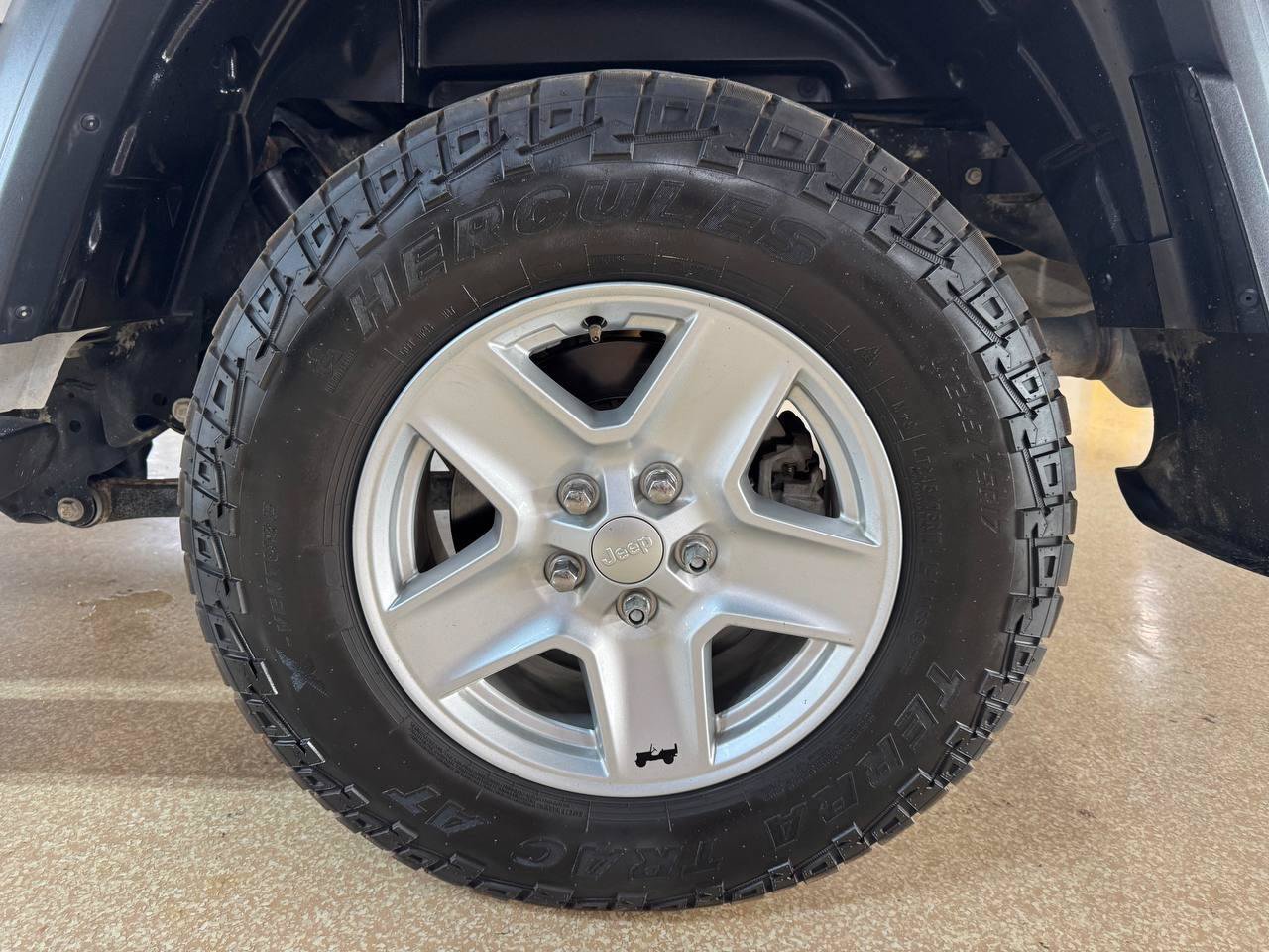 Used 2020 Jeep Gladiator Sport w/ Quick Order Package 24S AWD/4WD image 38