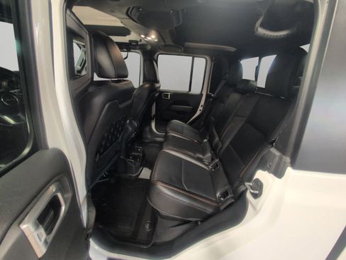 Used 2021 Jeep Gladiator Mojave w/ Dual Top Group image 13