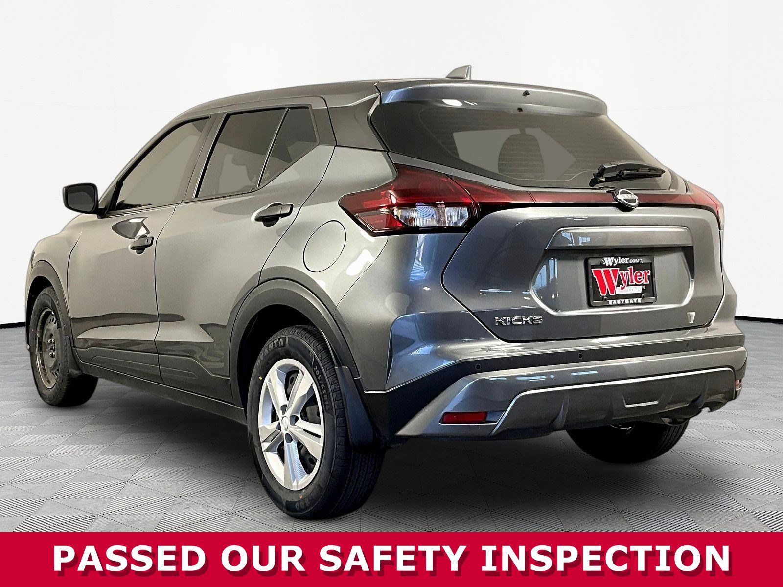 Used 2023 Nissan Kicks S FWD image 4