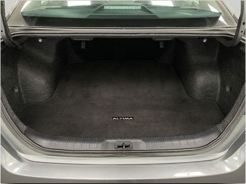 Used 2025 Nissan Altima 2.5 SV FWD image 5