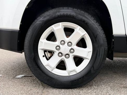 Used 2016 GMC Acadia SLE FWD image 41