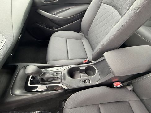 Used 2025 Toyota Corolla LE image 40