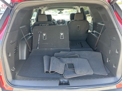 Used 2023 Chevrolet Traverse LT FWD image 18