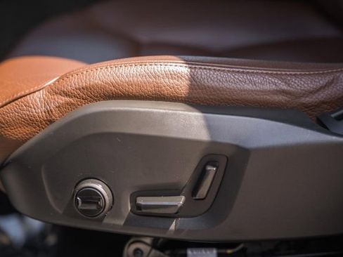 Used 2021 Volvo XC60 T5 Momentum w/ Advanced Package image 37