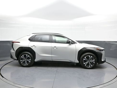 Certified 2023 Toyota bZ4X Limited image 5