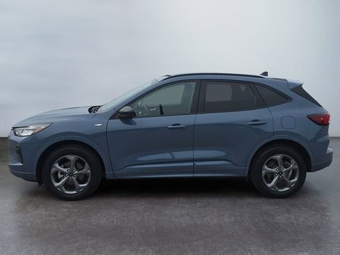 Used 2024 Ford Escape ST-Line w/ Tech Pack #1 AWD/4WD image 2