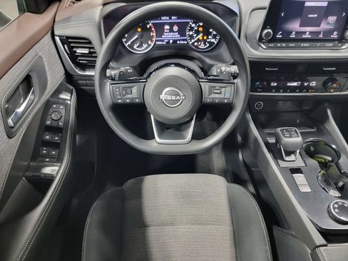 Used 2022 Nissan Rogue SV AWD/4WD image 25