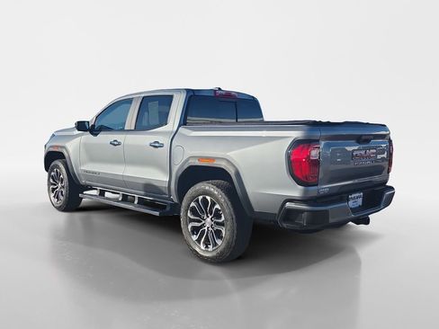 Used 2023 GMC Canyon Denali image 3