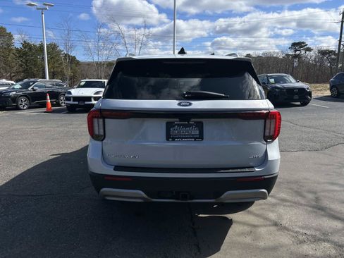 Used 2025 Ford Explorer Platinum w/ LUX Leather Package AWD/4WD image 4