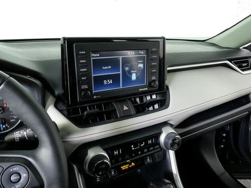 Used 2021 Toyota RAV4 XLE w/ Convenience Package image 12