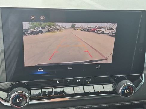Used 2023 Chevrolet Colorado LT w/ LT Convenience Package RWD image 17