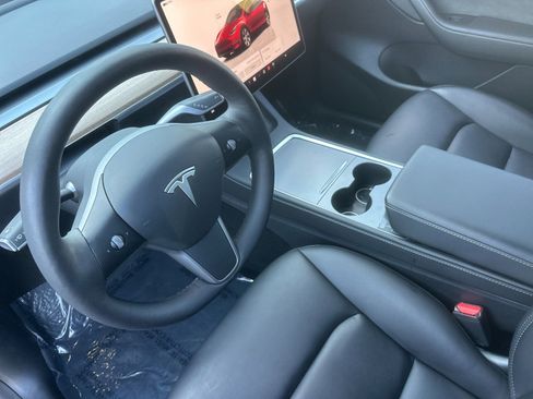 Used 2022 Tesla Model Y Long Range AWD/4WD image 10