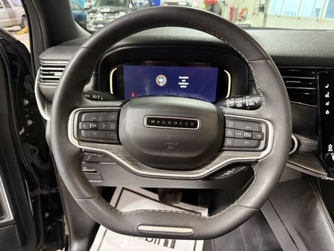 Used 2023 Jeep Wagoneer L Series II image 26