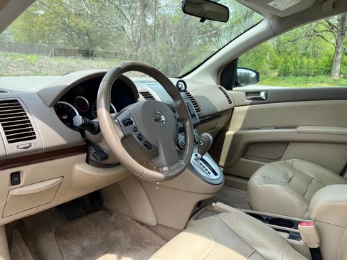 Used 2010 Nissan Sentra 2.0 SL w/ Premium Plus Pkg image 8
