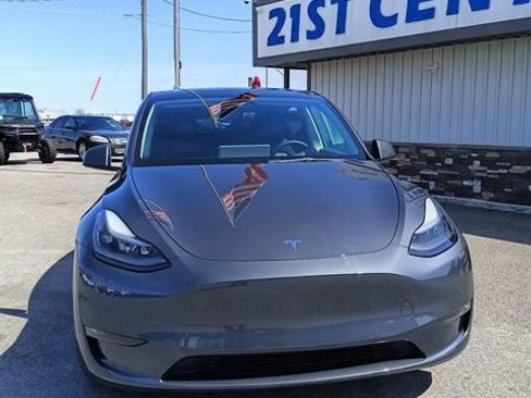 Used 2022 Tesla Model Y Performance AWD/4WD image 2
