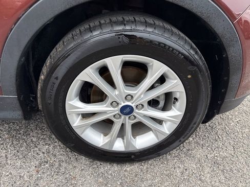 Used 2018 Ford Escape SEL image 12