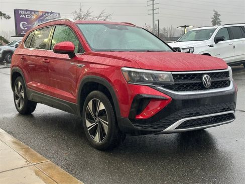 Used 2024 Volkswagen Taos SE image 7